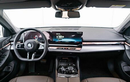 BMW 5 серия, 2024 год, 8 790 000 рублей, 12 фотография