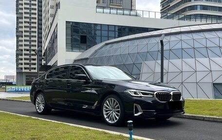 BMW 5 серия, 2021 год, 4 380 000 рублей, 2 фотография