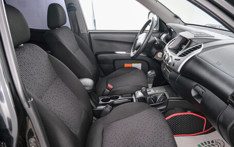 Mitsubishi L200 IV рестайлинг, 2014 год, 2 279 000 рублей, 14 фотография