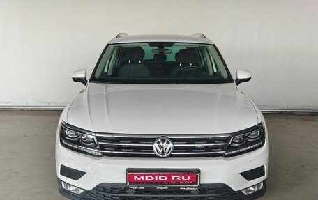 Volkswagen Tiguan II, 2017 год, 2 375 000 рублей, 2 фотография