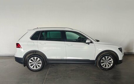 Volkswagen Tiguan II, 2017 год, 2 375 000 рублей, 8 фотография