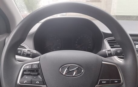 Hyundai Solaris II рестайлинг, 2021 год, 1 600 000 рублей, 3 фотография