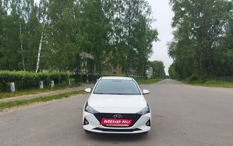 Hyundai Solaris II рестайлинг, 2021 год, 1 600 000 рублей, 5 фотография