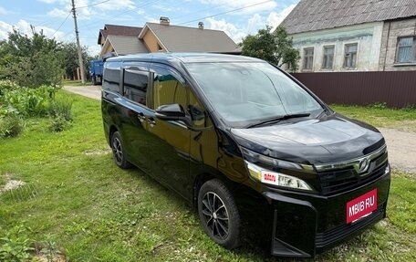Toyota Voxy III, 2020 год, 2 300 000 рублей, 4 фотография