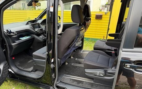 Toyota Voxy III, 2020 год, 2 300 000 рублей, 12 фотография