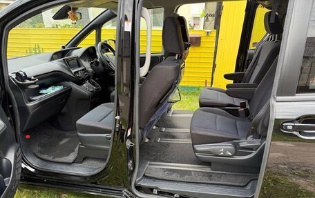 Toyota Voxy III, 2020 год, 2 300 000 рублей, 13 фотография