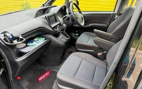 Toyota Voxy III, 2020 год, 2 300 000 рублей, 10 фотография