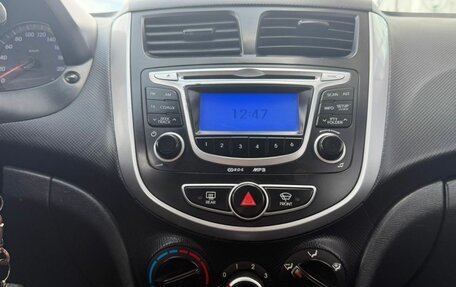 Hyundai Solaris II рестайлинг, 2013 год, 599 000 рублей, 13 фотография