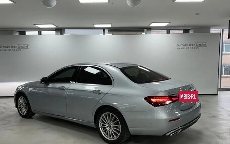 Mercedes-Benz E-Класс, 2022 год, 3 299 000 рублей, 3 фотография