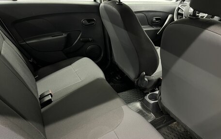 Renault Logan II, 2018 год, 949 000 рублей, 10 фотография