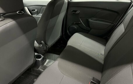 Renault Logan II, 2018 год, 949 000 рублей, 11 фотография