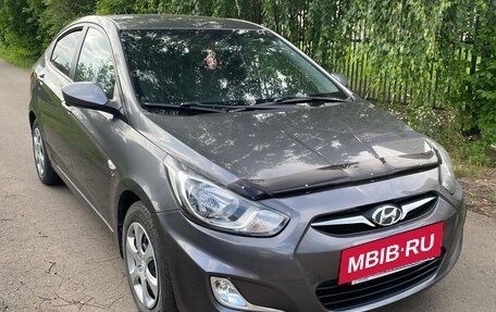 Hyundai Solaris II рестайлинг, 2012 год, 920 000 рублей, 5 фотография