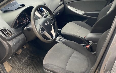 Hyundai Solaris II рестайлинг, 2012 год, 920 000 рублей, 12 фотография