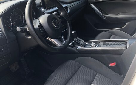 Mazda 6, 2015 год, 1 600 000 рублей, 10 фотография