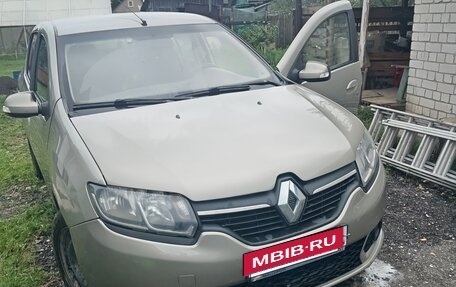 Renault Sandero II рестайлинг, 2015 год, 680 000 рублей, 12 фотография