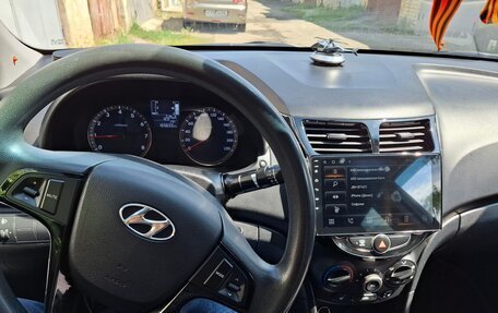 Hyundai Solaris II рестайлинг, 2015 год, 850 000 рублей, 6 фотография