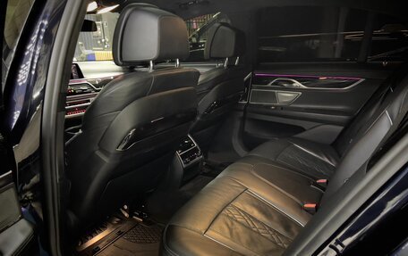 BMW 7 серия, 2018 год, 4 650 000 рублей, 17 фотография
