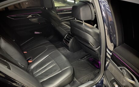 BMW 7 серия, 2018 год, 4 650 000 рублей, 18 фотография