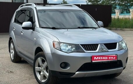 Mitsubishi Outlander III рестайлинг 3, 2008 год, 920 000 рублей, 1 фотография