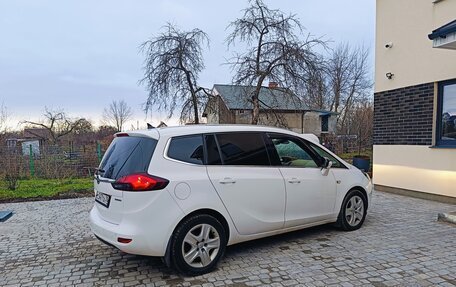 Opel Zafira C рестайлинг, 2015 год, 1 400 000 рублей, 4 фотография