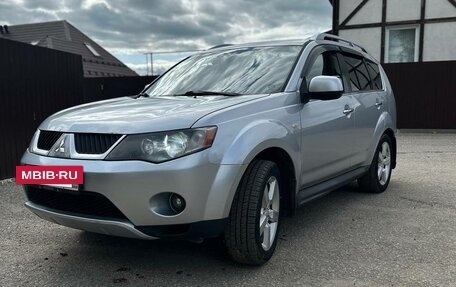 Mitsubishi Outlander III рестайлинг 3, 2008 год, 920 000 рублей, 2 фотография