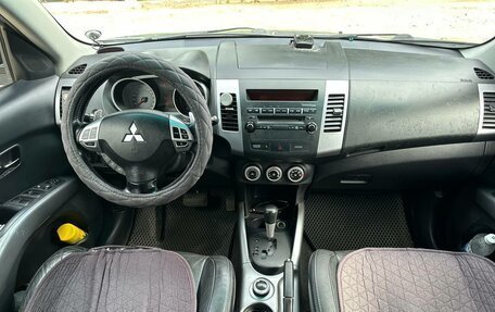 Mitsubishi Outlander III рестайлинг 3, 2008 год, 920 000 рублей, 16 фотография