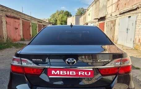 Toyota Camry, 2017 год, 2 600 000 рублей, 4 фотография