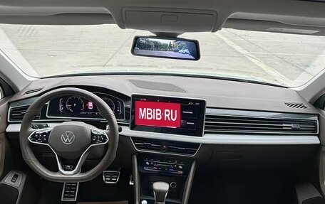 Volkswagen Tiguan II, 2021 год, 3 395 000 рублей, 4 фотография
