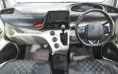 Toyota Sienta II, 2017 год, 1 189 000 рублей, 10 фотография