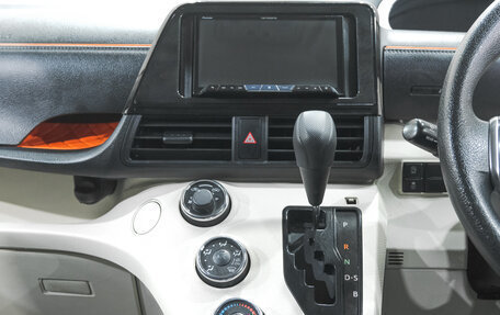 Toyota Sienta II, 2017 год, 1 189 000 рублей, 15 фотография
