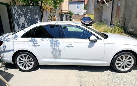 Audi A4, 2019 год, 2 900 000 рублей, 4 фотография