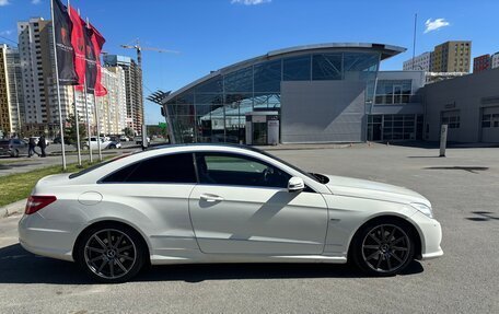 Mercedes-Benz E-Класс, 2011 год, 1 450 000 рублей, 4 фотография