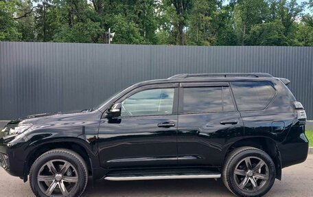 Toyota Land Cruiser Prado 150 рестайлинг 2, 2020 год, 7 500 000 рублей, 3 фотография