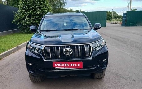 Toyota Land Cruiser Prado 150 рестайлинг 2, 2020 год, 7 500 000 рублей, 7 фотография