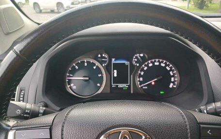 Toyota Land Cruiser Prado 150 рестайлинг 2, 2020 год, 7 500 000 рублей, 19 фотография