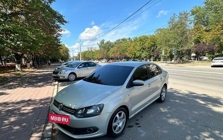 Volkswagen Polo VI (EU Market), 2013 год, 1 050 000 рублей, 2 фотография