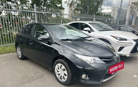 Toyota Auris II, 2013 год, 1 099 000 рублей, 2 фотография