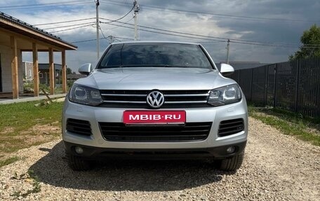 Volkswagen Touareg III, 2011 год, 1 690 000 рублей, 1 фотография