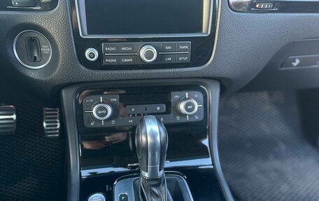 Volkswagen Touareg III, 2016 год, 3 250 000 рублей, 10 фотография
