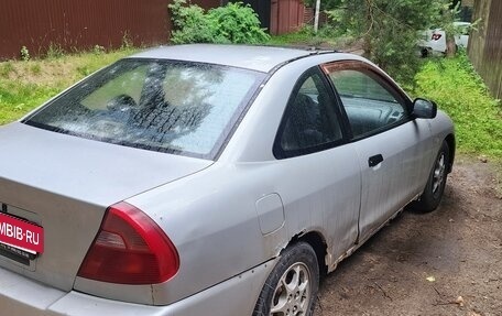 Mitsubishi Mirage VI рестайлинг, 2001 год, 110 000 рублей, 2 фотография