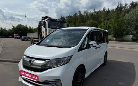 Honda Stepwgn IV, 2016 год, 2 270 000 рублей, 2 фотография