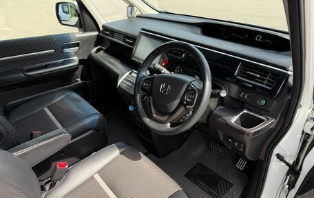 Honda Stepwgn IV, 2016 год, 2 270 000 рублей, 12 фотография