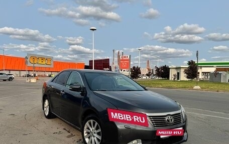 Toyota Camry, 2012 год, 2 100 000 рублей, 3 фотография