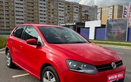 Volkswagen Polo VI (EU Market), 2009 год, 800 000 рублей, 2 фотография