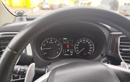 Mitsubishi Outlander III рестайлинг 3, 2012 год, 1 250 000 рублей, 7 фотография