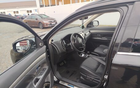 Mitsubishi Outlander III рестайлинг 3, 2012 год, 1 250 000 рублей, 6 фотография