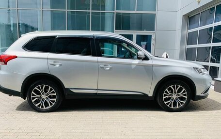 Mitsubishi Outlander III рестайлинг 3, 2017 год, 1 850 000 рублей, 4 фотография