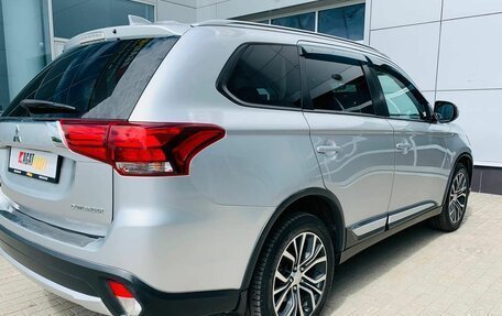 Mitsubishi Outlander III рестайлинг 3, 2017 год, 1 850 000 рублей, 5 фотография