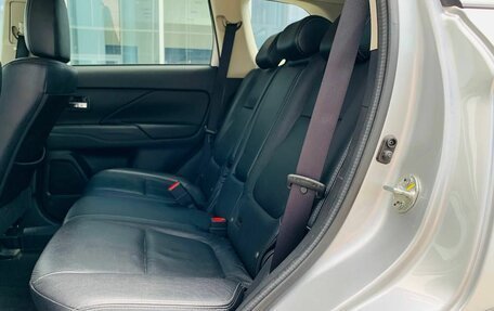 Mitsubishi Outlander III рестайлинг 3, 2017 год, 1 850 000 рублей, 10 фотография