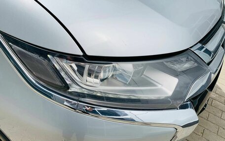 Mitsubishi Outlander III рестайлинг 3, 2017 год, 1 850 000 рублей, 21 фотография